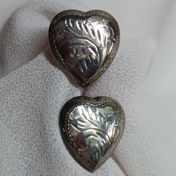 Signed 925 silver heart-shaped carved earrings - Picture 3 of 4